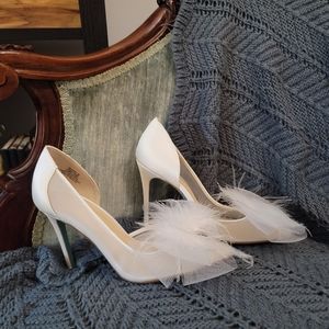 Size 7 Wedding Bridal Shower Betsey Johnson Sz 7 Feather Bow White Heels